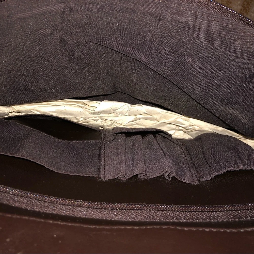 BNWT Lord and Taylor tote, leather - Picture 7 of 12